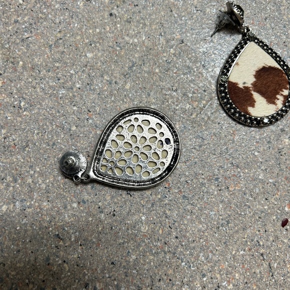 Cowhide earrings - Picture 3 of 3